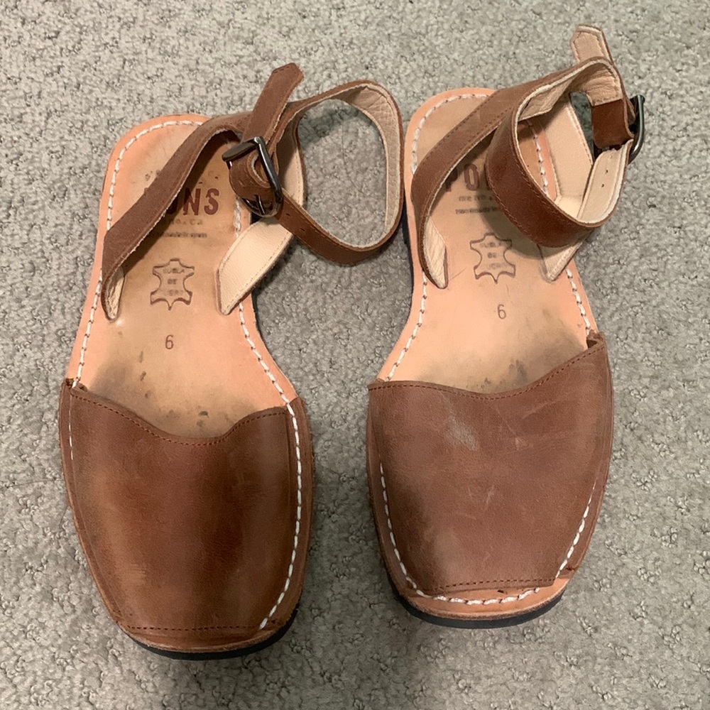 Brown PONS with ankle straps